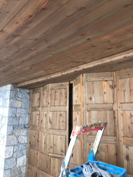 Aérogommage d'une porte de garage